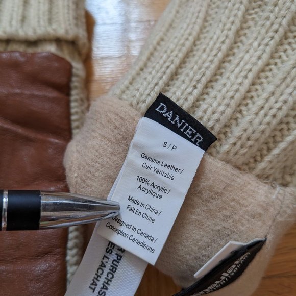 ๐ฅ Amazing Leather and Knit Gloves from Danier Leather in Cream + Brown ๐ฅ - Picture 4 of 5